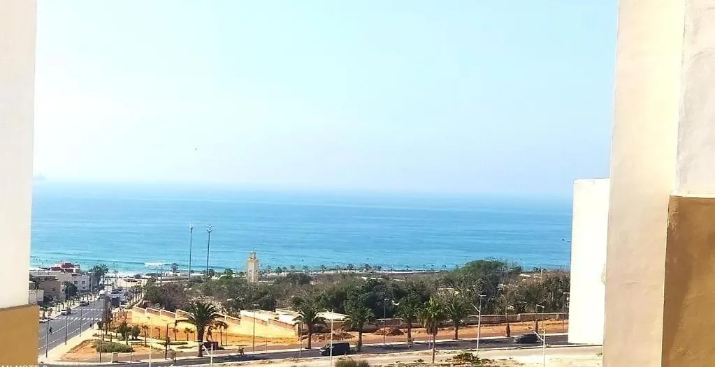 Appartement Vue Panoramique Sur Mer Avec Climatisation! A 5 Minutes A Pied De La Plage ! A Environ 6 Minutes En Voiture Du Centre D'Agadir Et A 10 Minutes En Voiture De Taghazout ! Агадир